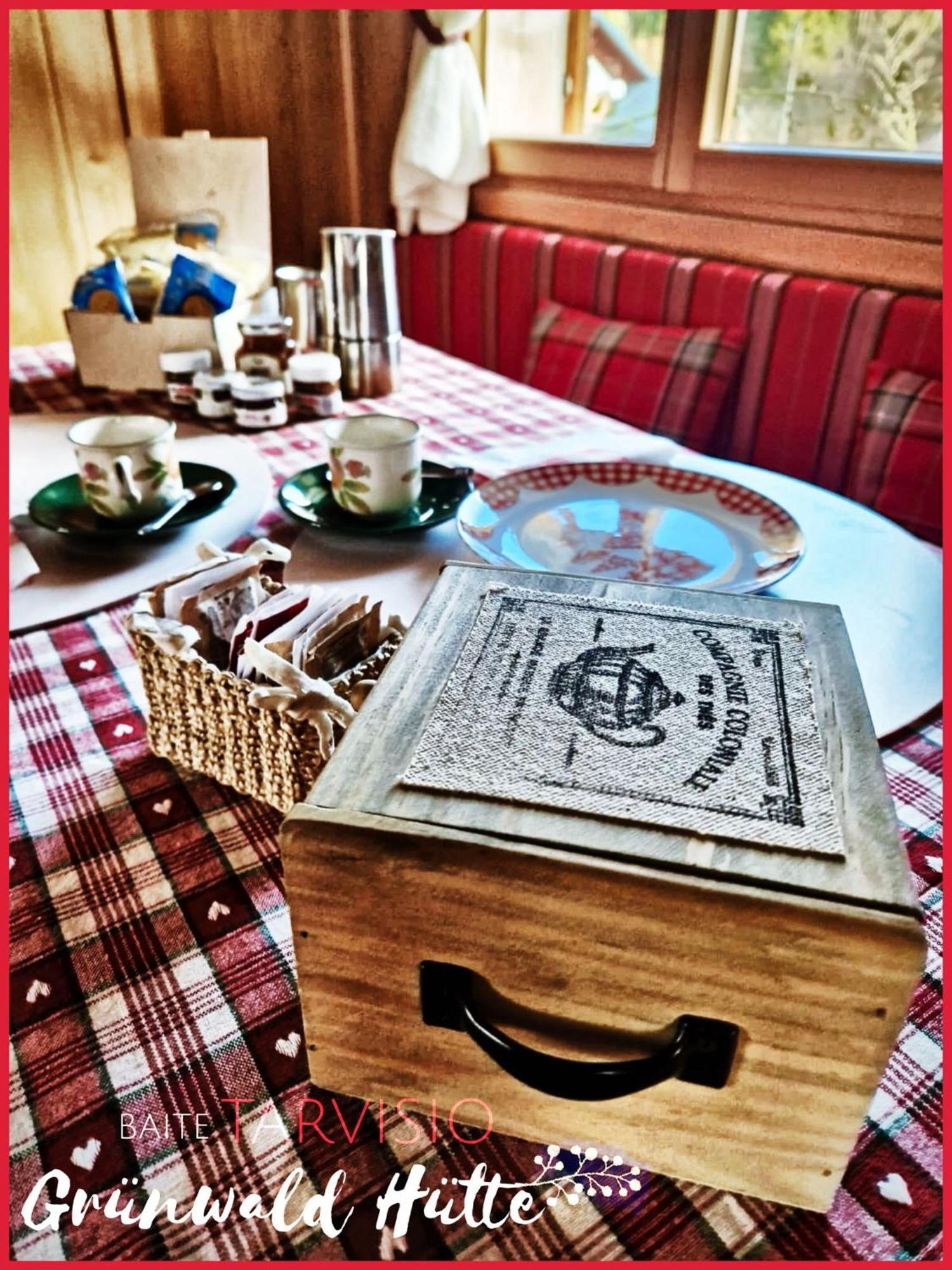 Gruenwald Huette Villa Tarvisio Bagian luar foto